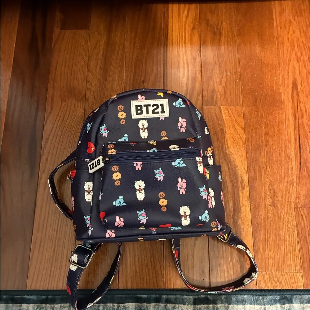 BT21 Navy Blue Backpack - Picture 2 of 4
